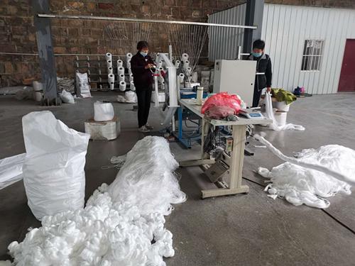 纖維束生產(chǎn)現(xiàn)場(chǎng) 纖維束生產(chǎn)現(xiàn)場(chǎng)